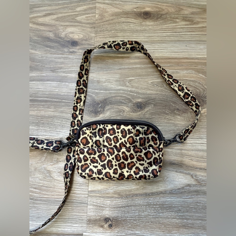 Lug Women's Coupe Convertible Crossbody Wallet LEOPARD BROWN - Picture 4 of 5